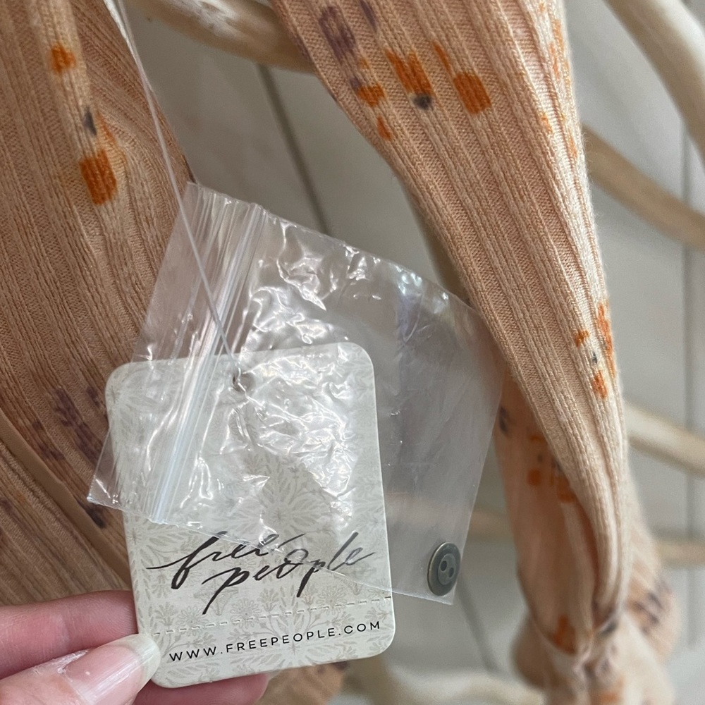 NWT FREE PEOPLE Ribbed Long Sleeve Floral Top - Picture 7 of 13